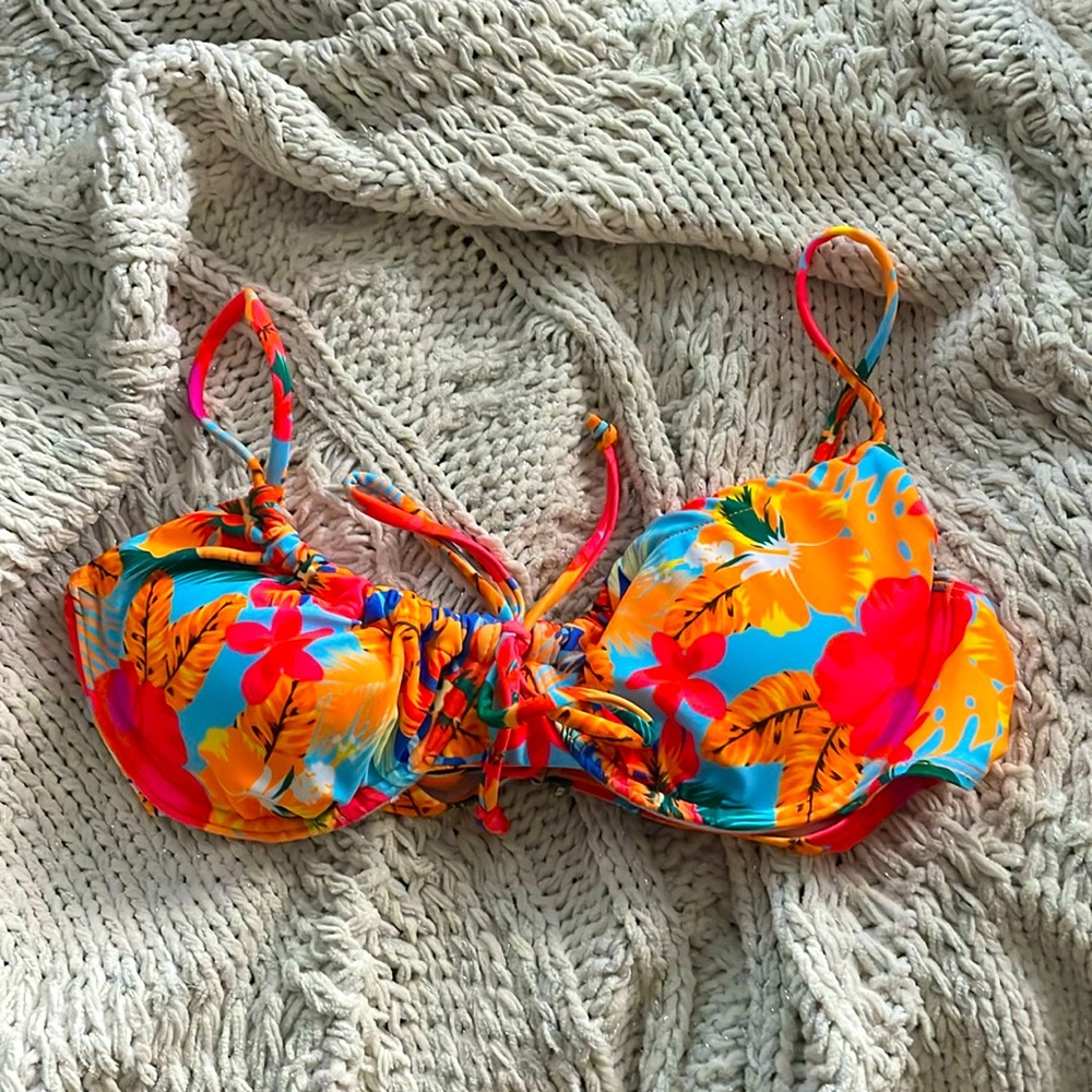 Juniors Tropical bikini top